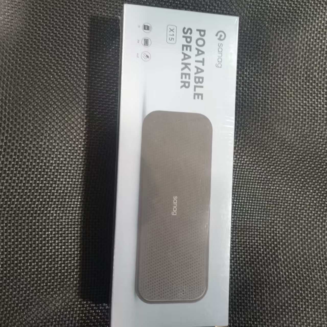 未拆封  塞那全新便携式音箱