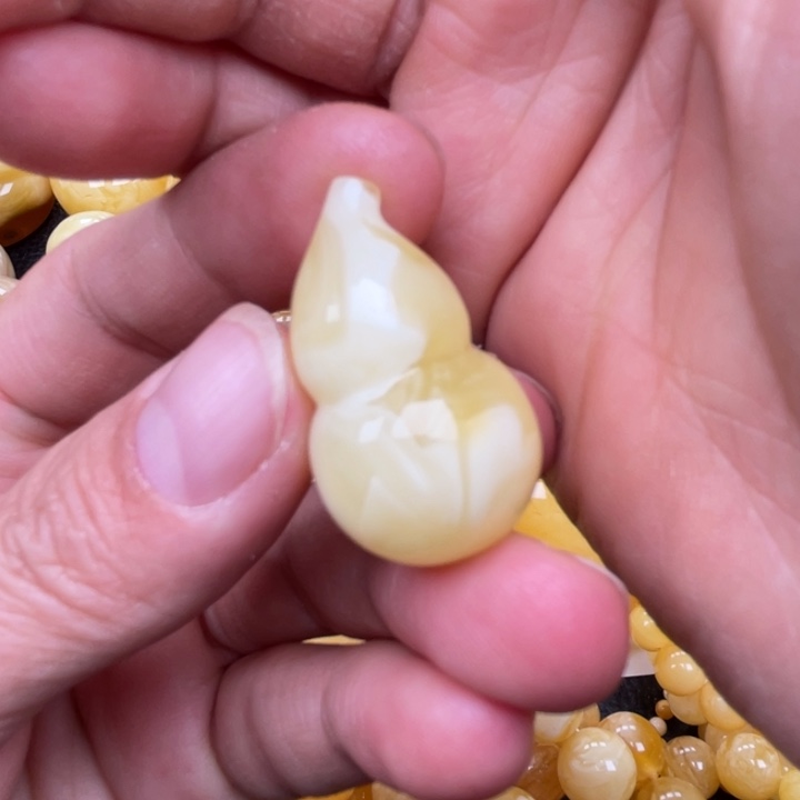 裸石蜜蜡未镶嵌蜜蜡葫芦重5.8