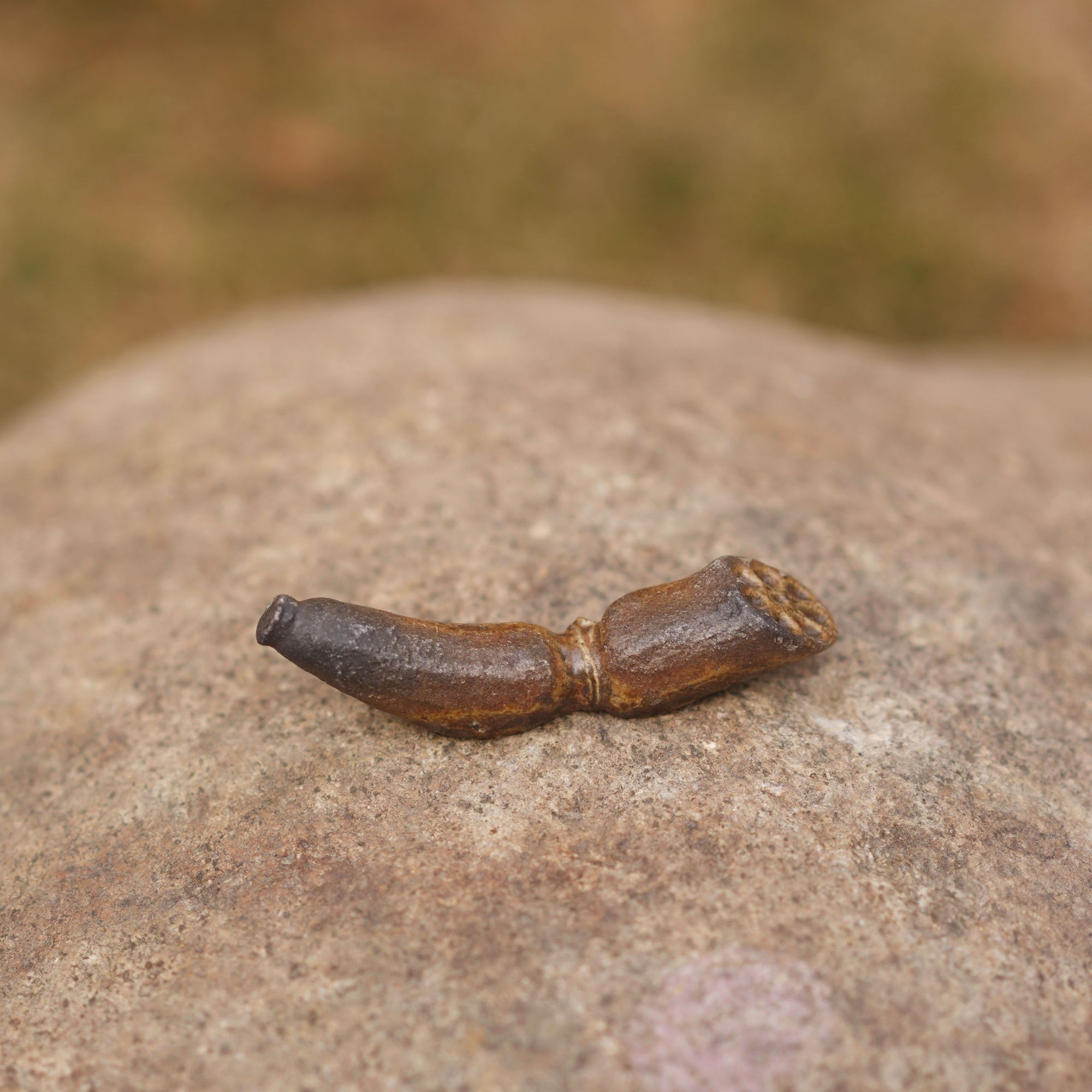 底部有打磨 日本备前烧 国延昇 茶宠 筷架 陶 茶道 零配 1019#