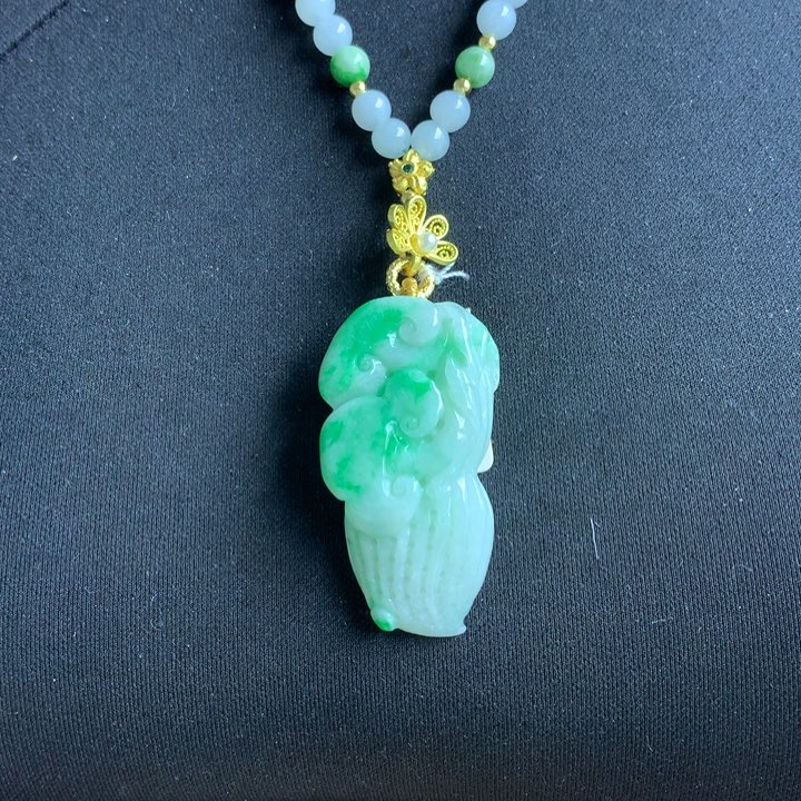 翡翠颈饰未镶嵌翡翠