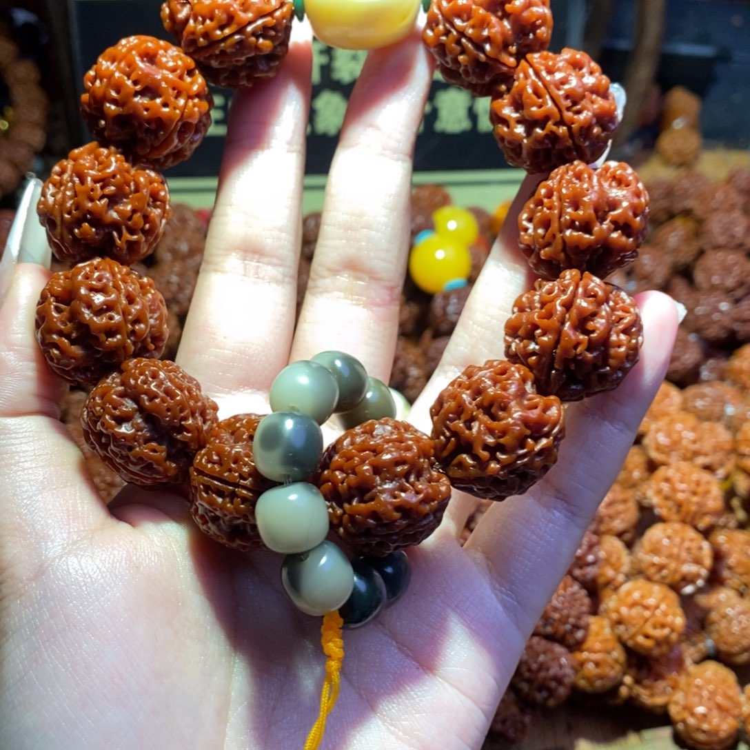 㿝***氼吊坠金刚菩提224肉