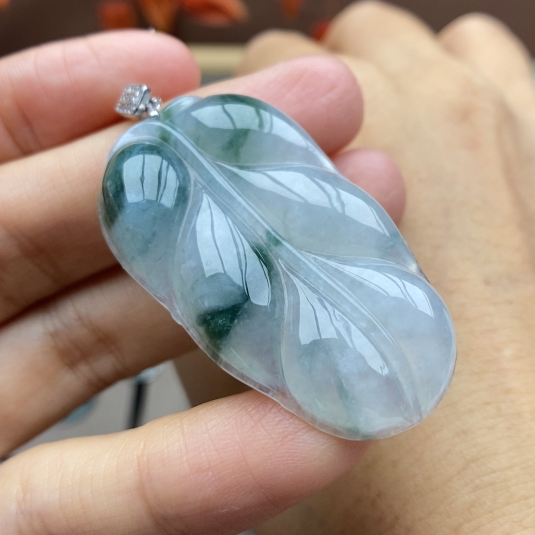 【闪购商品】颈饰银S925镶嵌翡翠32