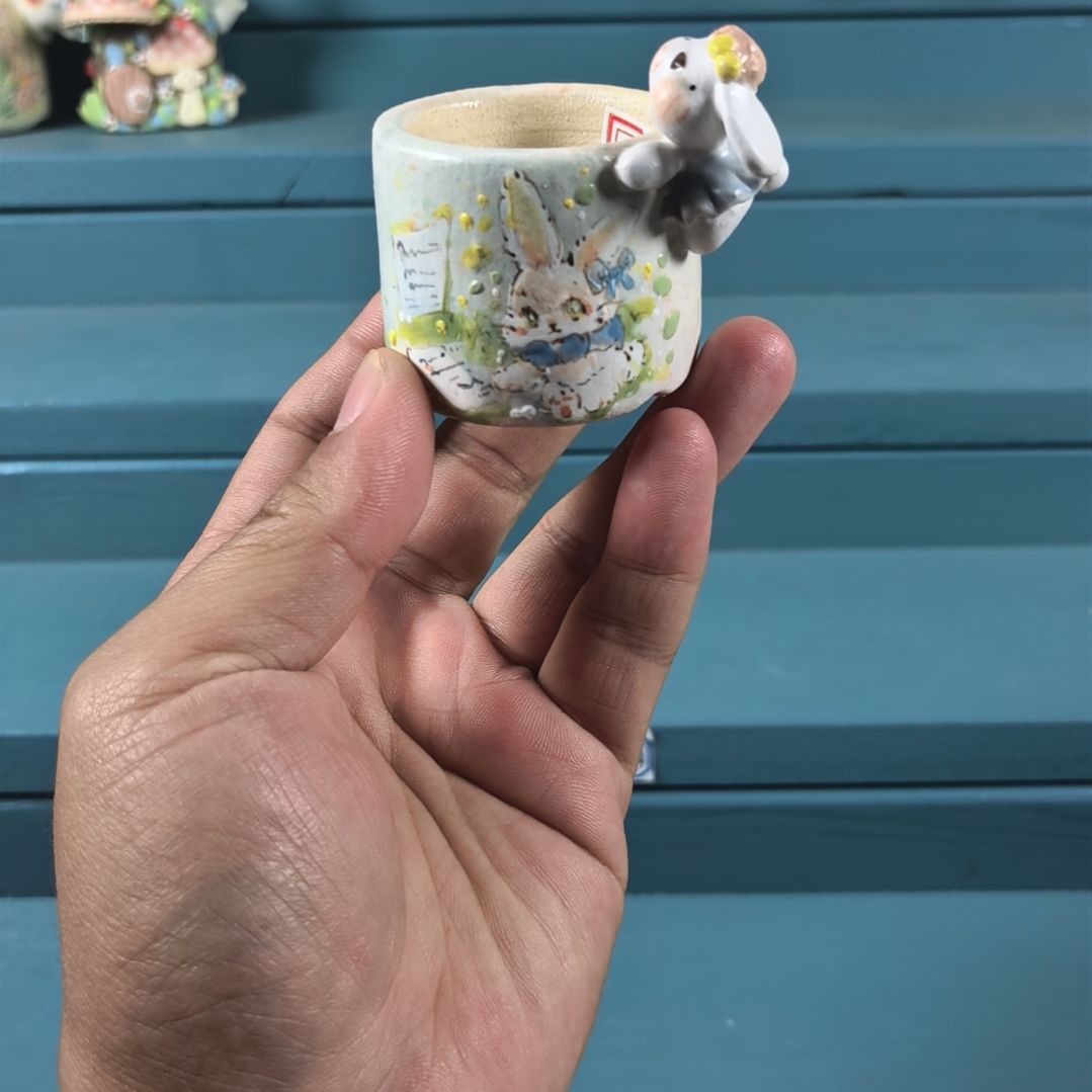 蓝裙子粉花小兔 手绘多肉花盆