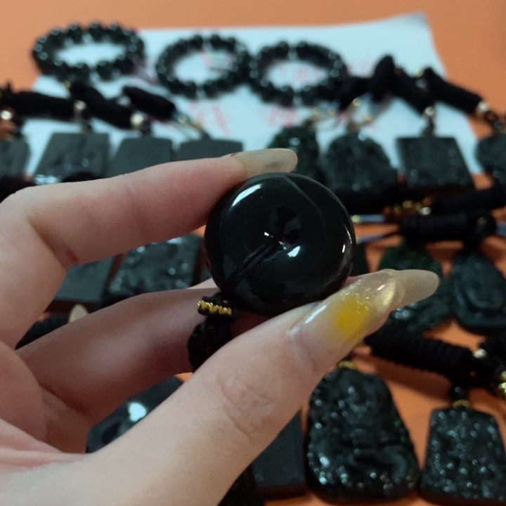 翡翠颈饰未镶嵌x**z翡翠吊坠