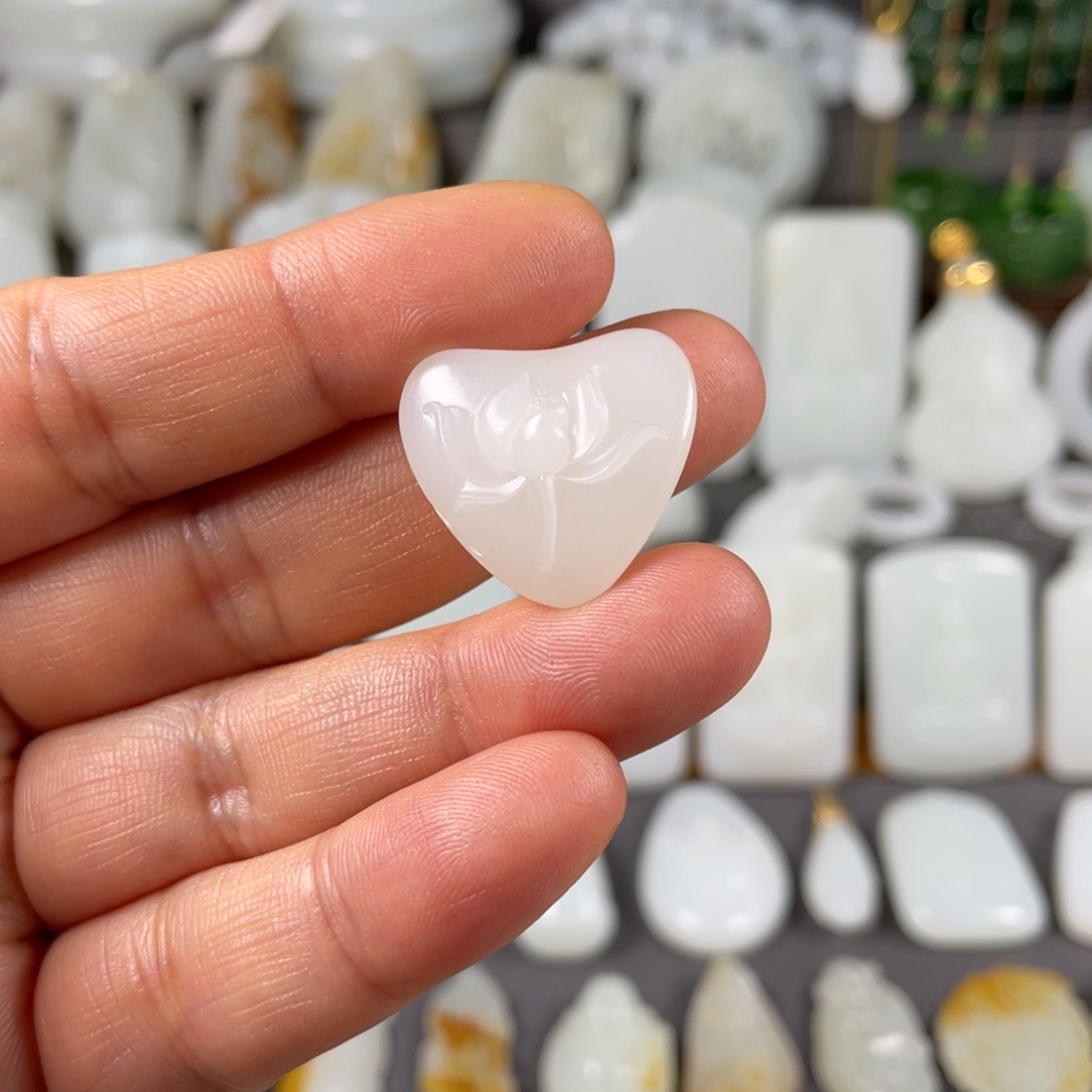 和田玉颈饰未镶嵌盐*