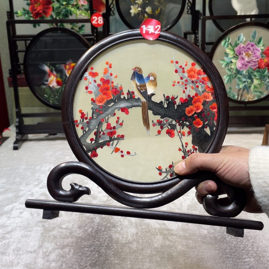 刺绣非遗传承摆件