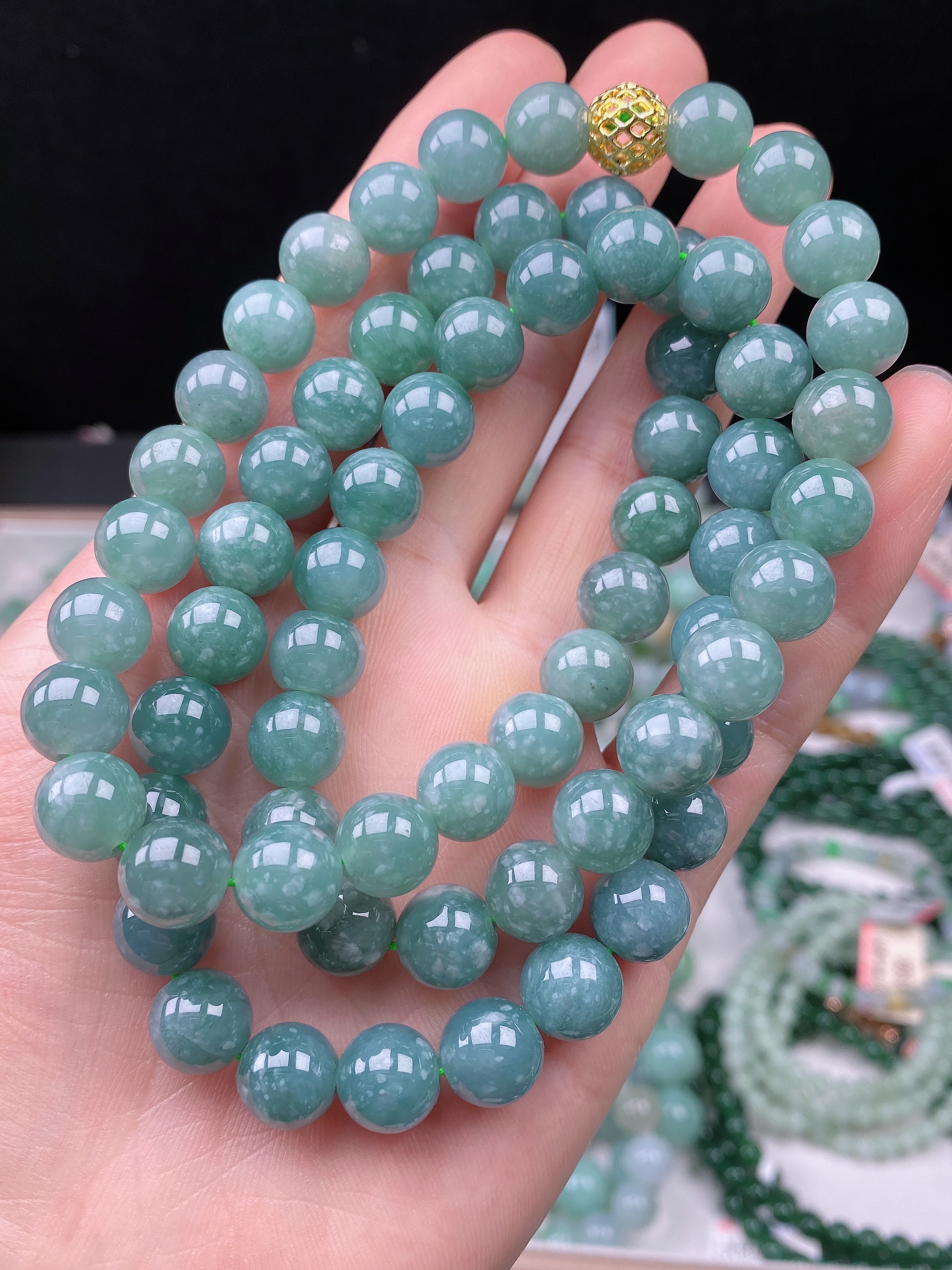 正品天然翡翠A货，卡10冰蓝水圆珠项链