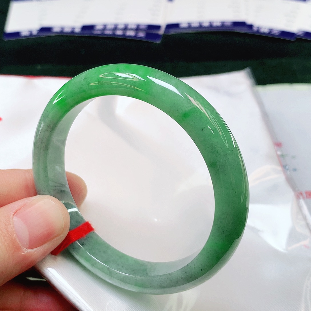 翡翠未镶嵌手镯（圆镯）翡翠手镯未镶嵌