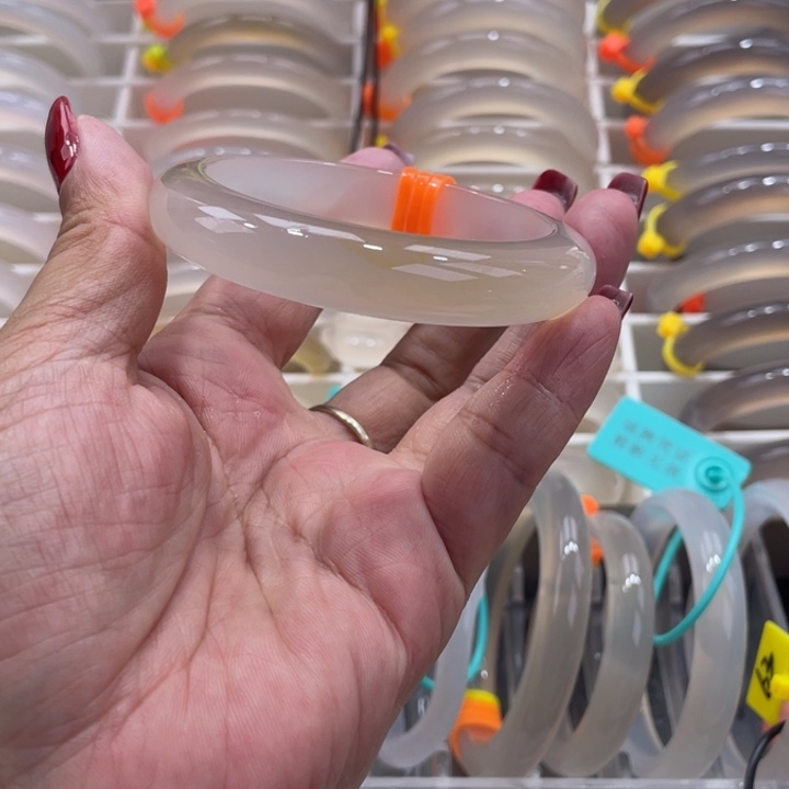 玛瑙/玉髓未镶嵌手镯