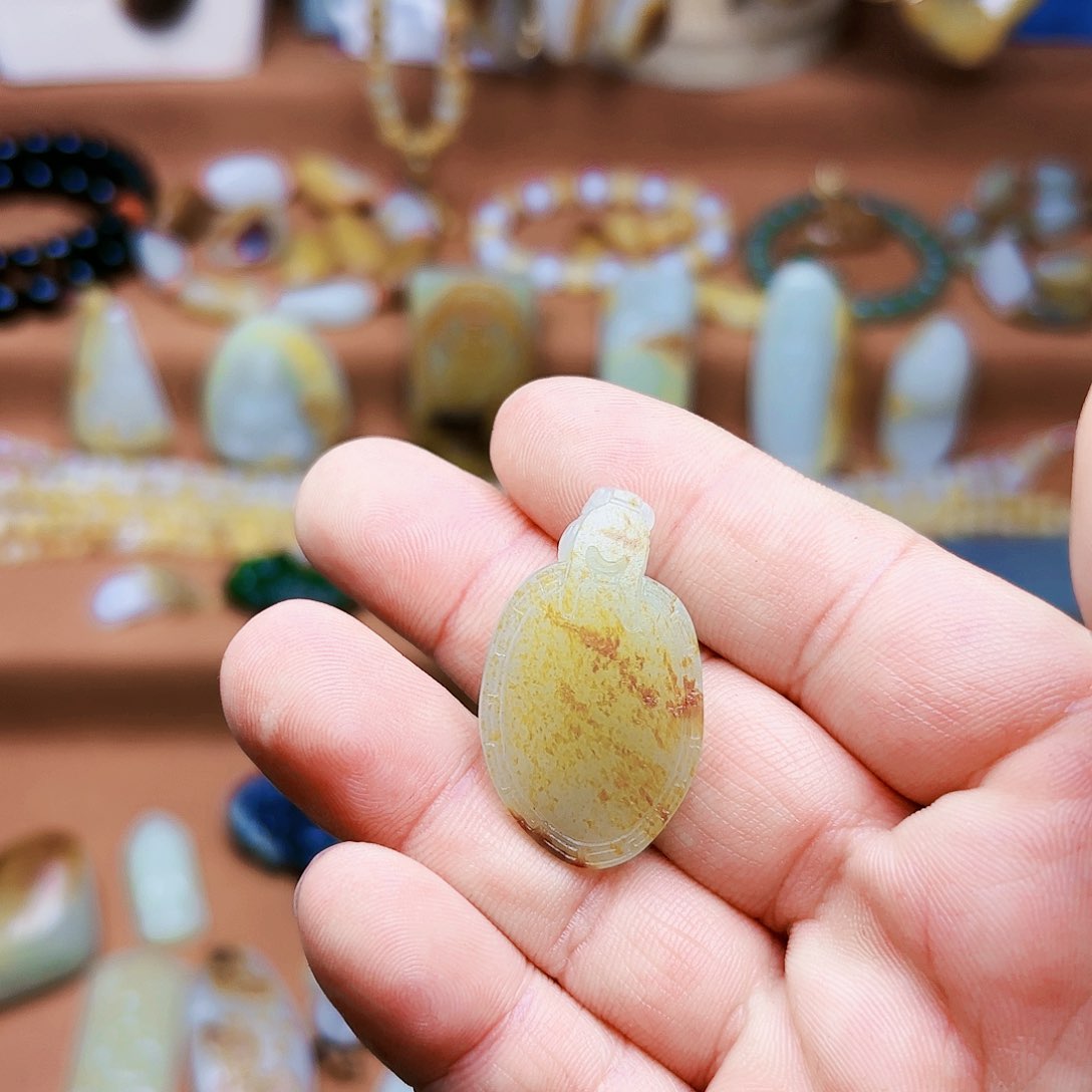 和田玉颈饰未镶嵌