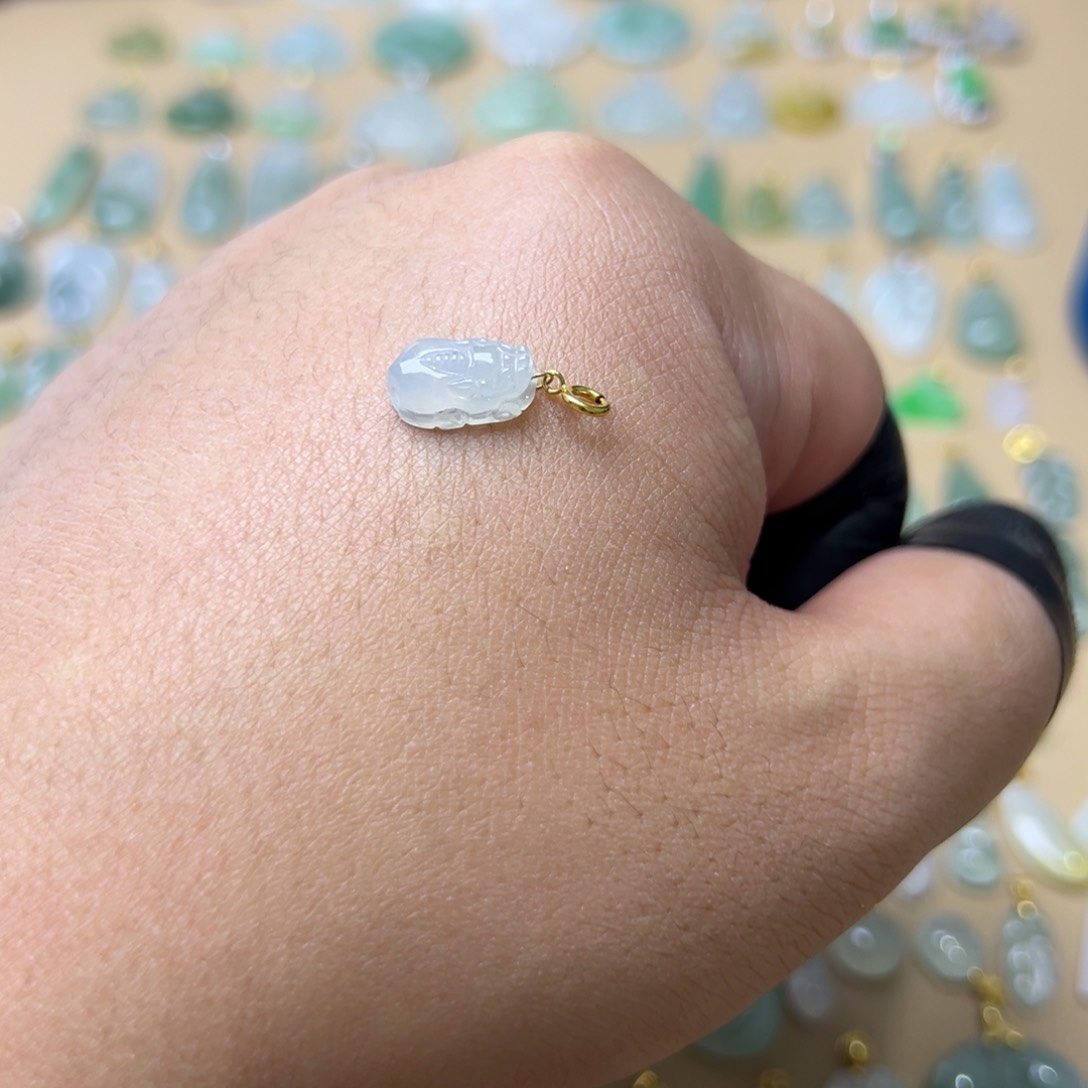 翡翠颈饰18K金镶嵌貔貅