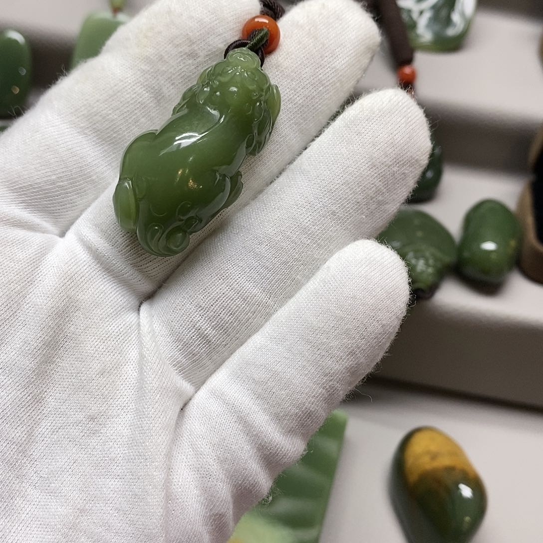 岫岩河磨玉（透闪石质玉）把件未镶嵌