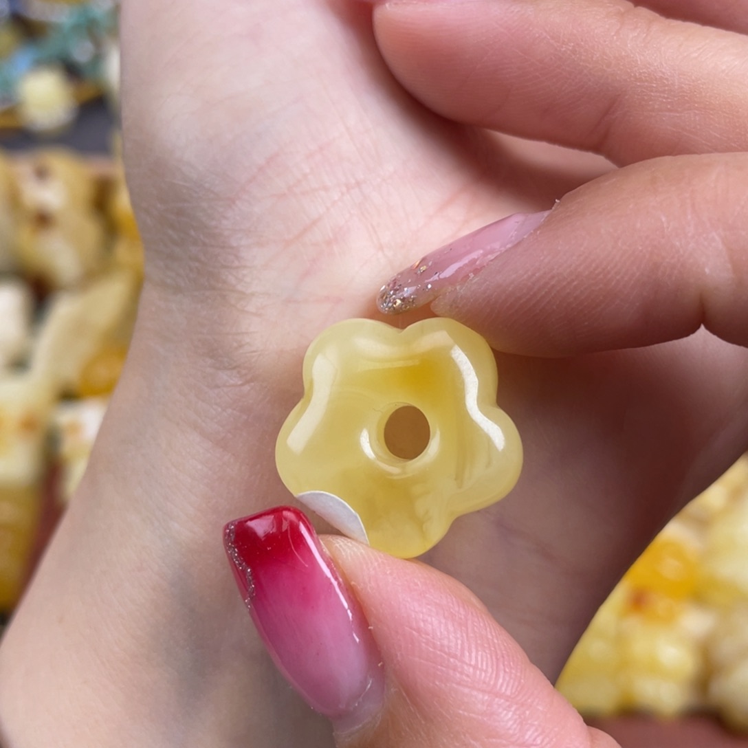 琥珀裸石未镶嵌蜜蜡