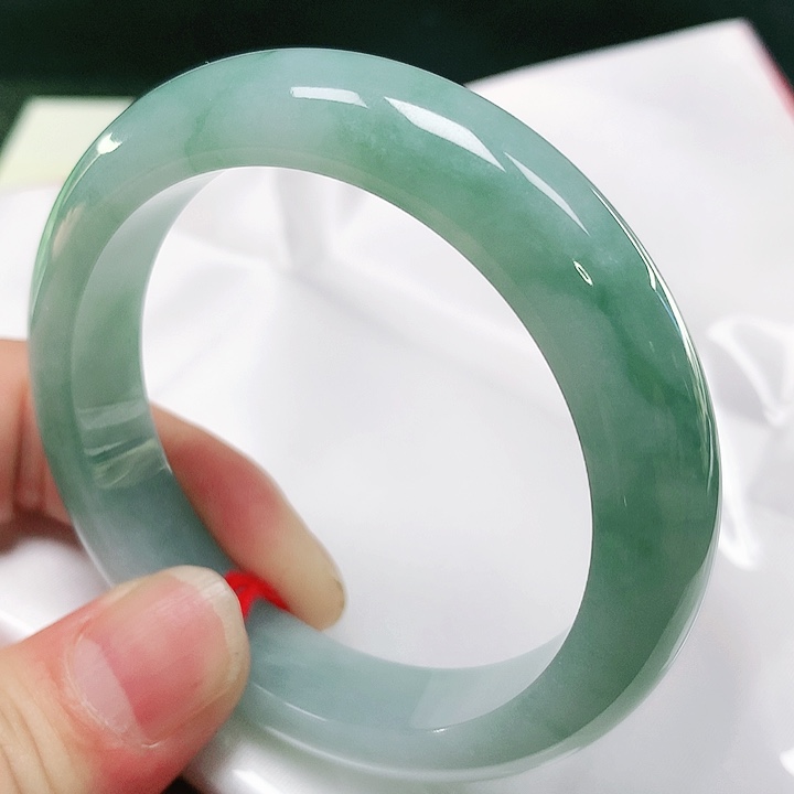 翡翠手镯（圆镯）未镶嵌天然翡翠手镯