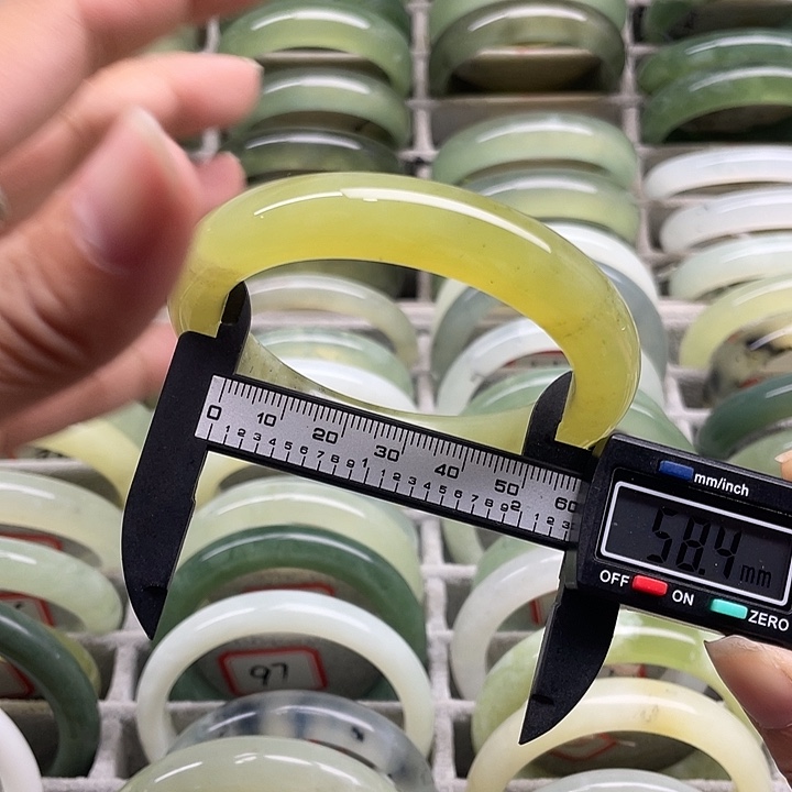 未镶嵌蛇纹石玉手镯118