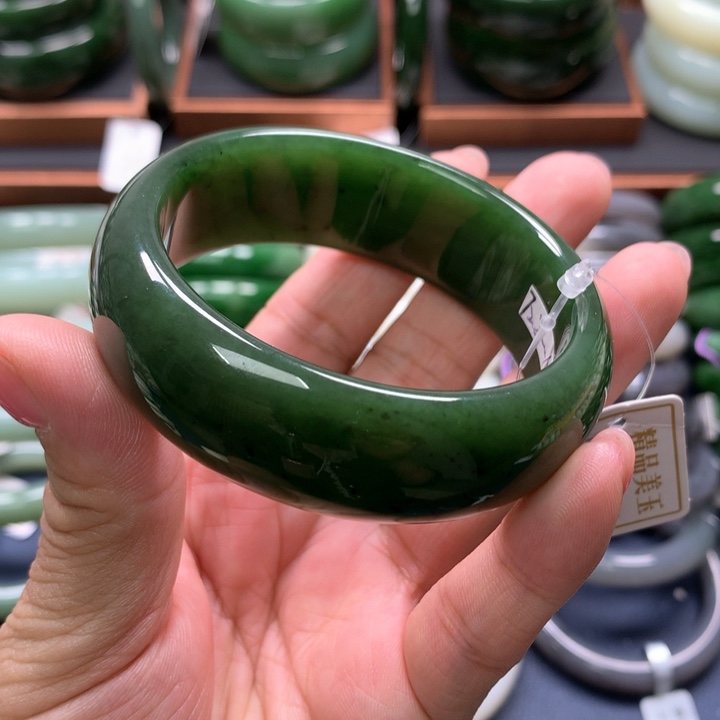【闪购商品】未镶嵌手镯和田玉（碧玉）17