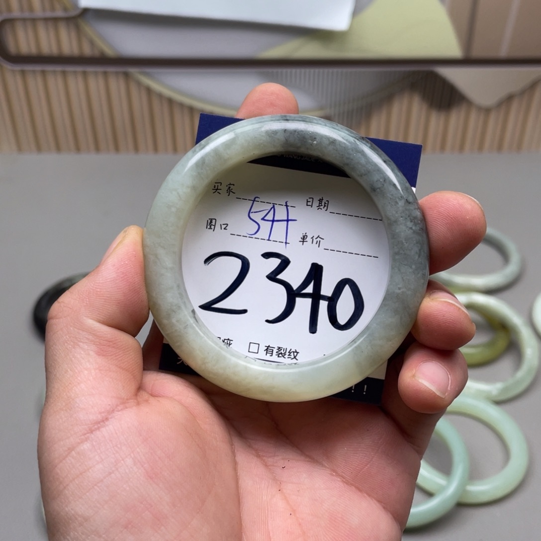 岫玉手镯手镯未镶嵌