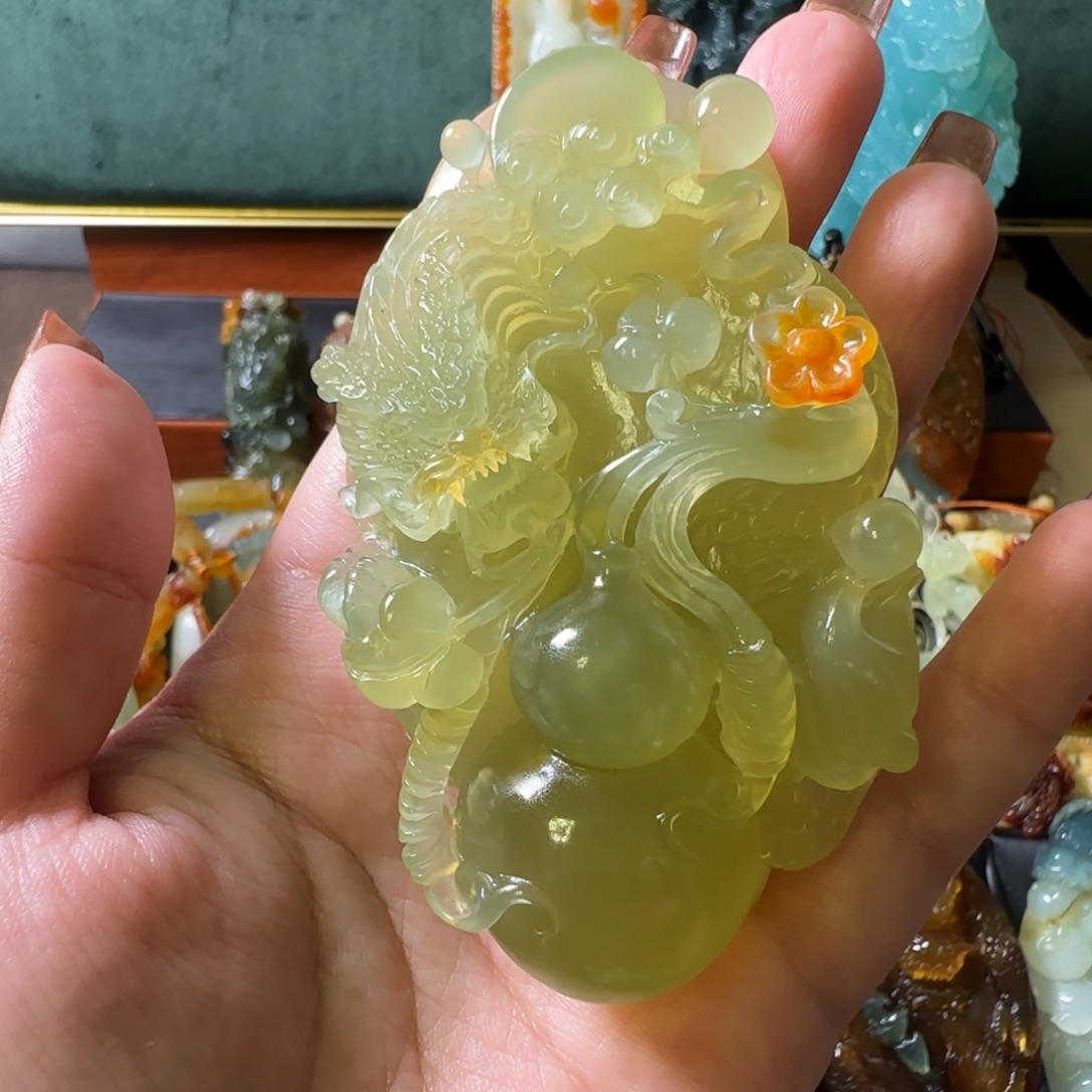 安***然岫玉未镶嵌颈饰葫芦