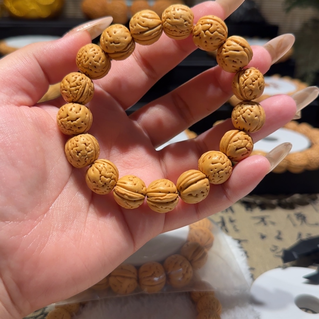 k***u桃核吊坠精品桃核