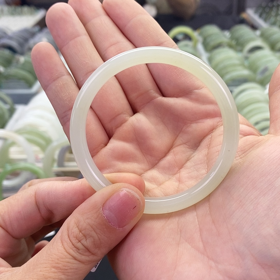 和田玉手镯未镶嵌53微瑕