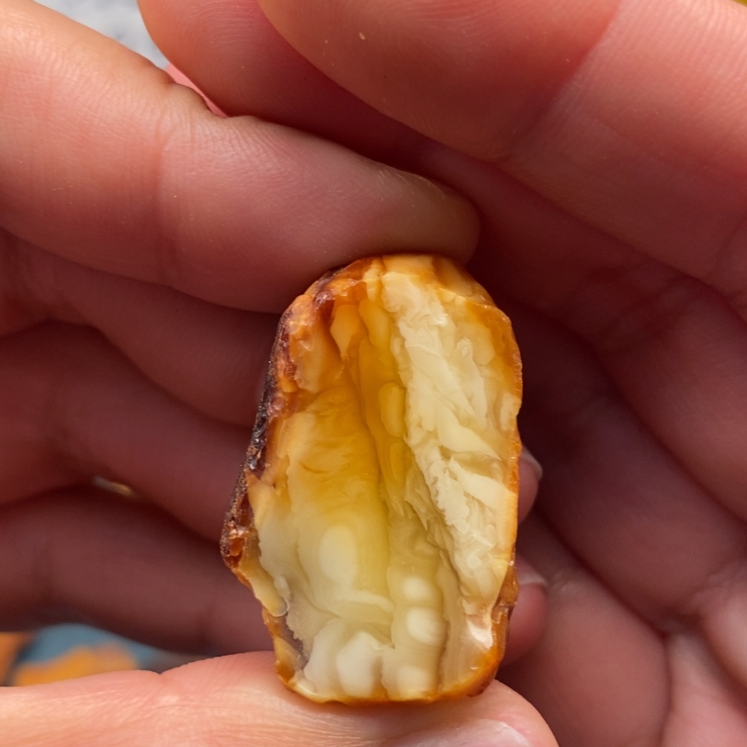 定制琥珀未镶嵌蜜蜡