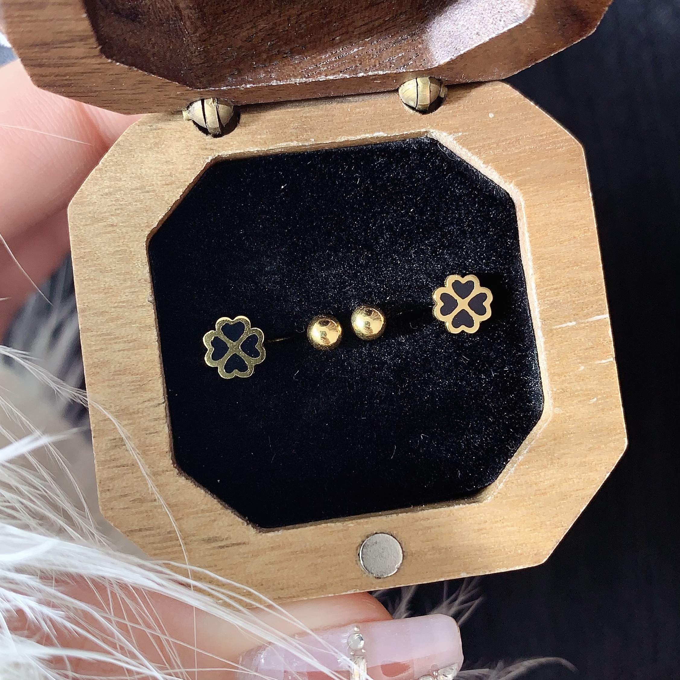 【伟新源】足金999 5G工艺 U型黑四叶1.8克