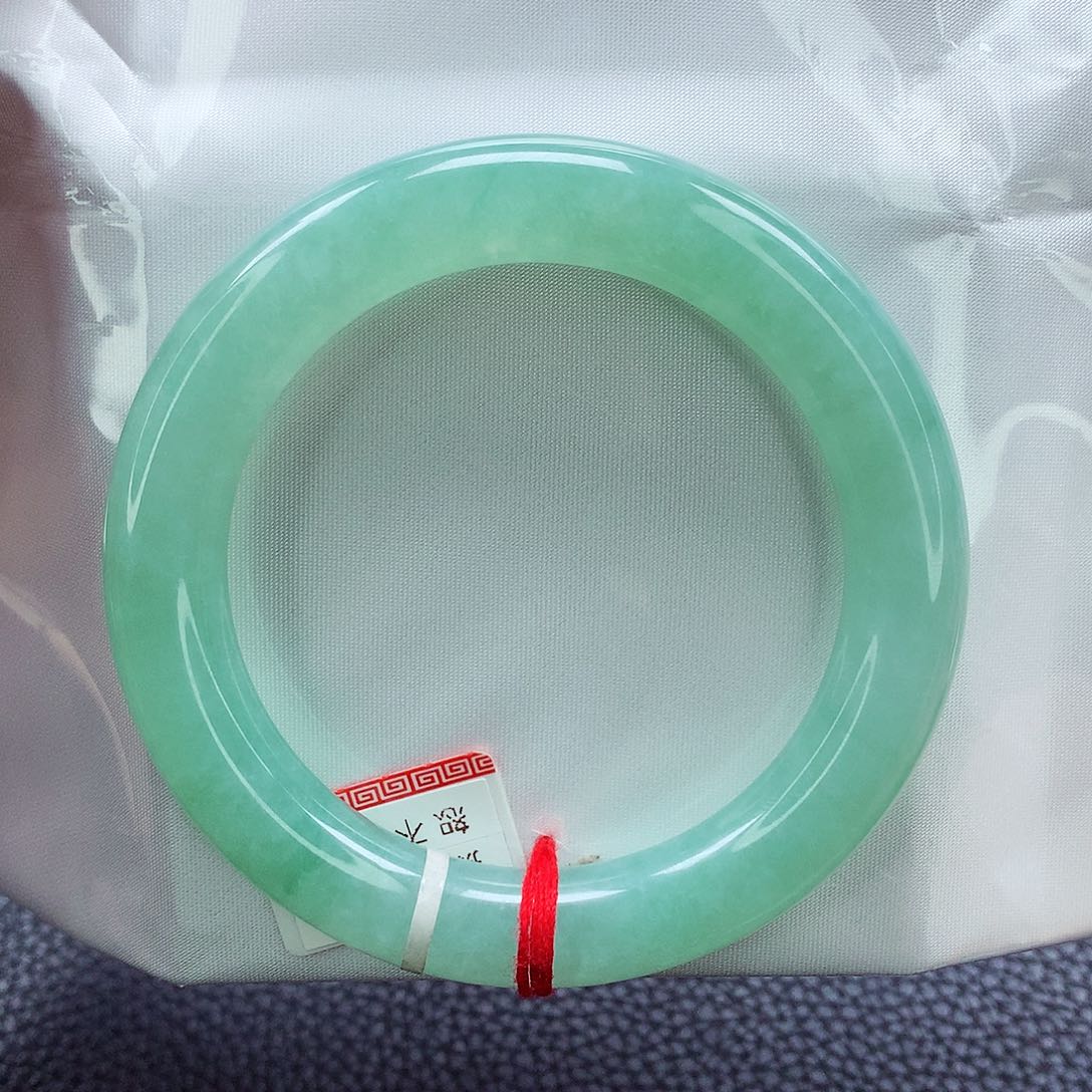 翡翠手镯未镶嵌56.7 葡萄甜绿