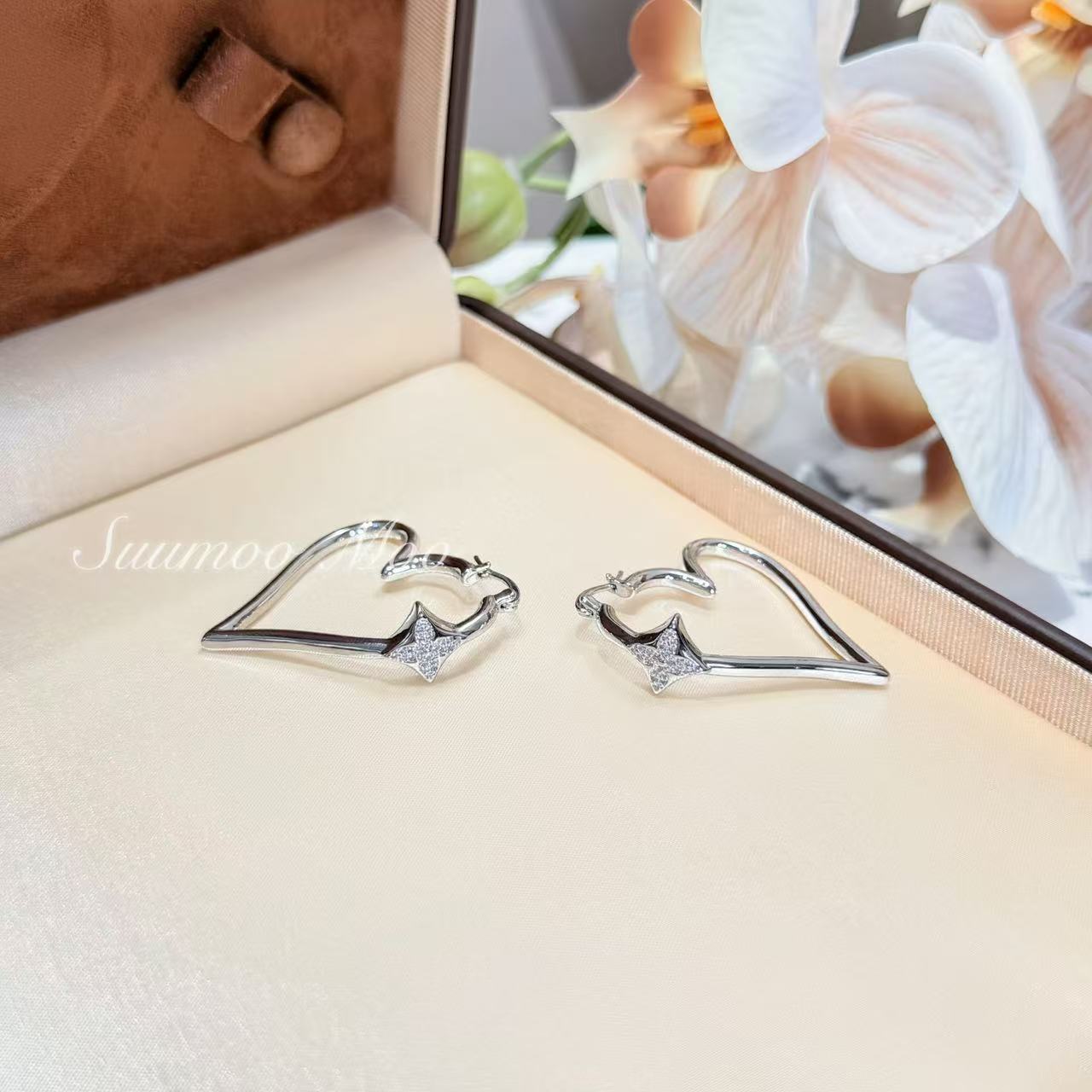 铜合金合成锆石耳饰 时尚显脸瘦大爱心耳环