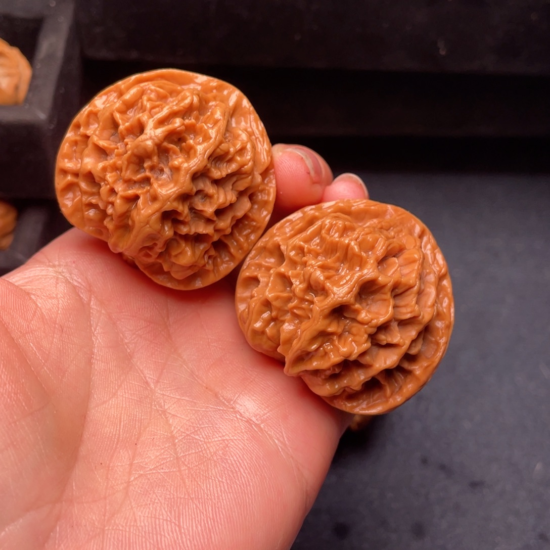 阳****文玩核桃吊坠秦岭核桃17