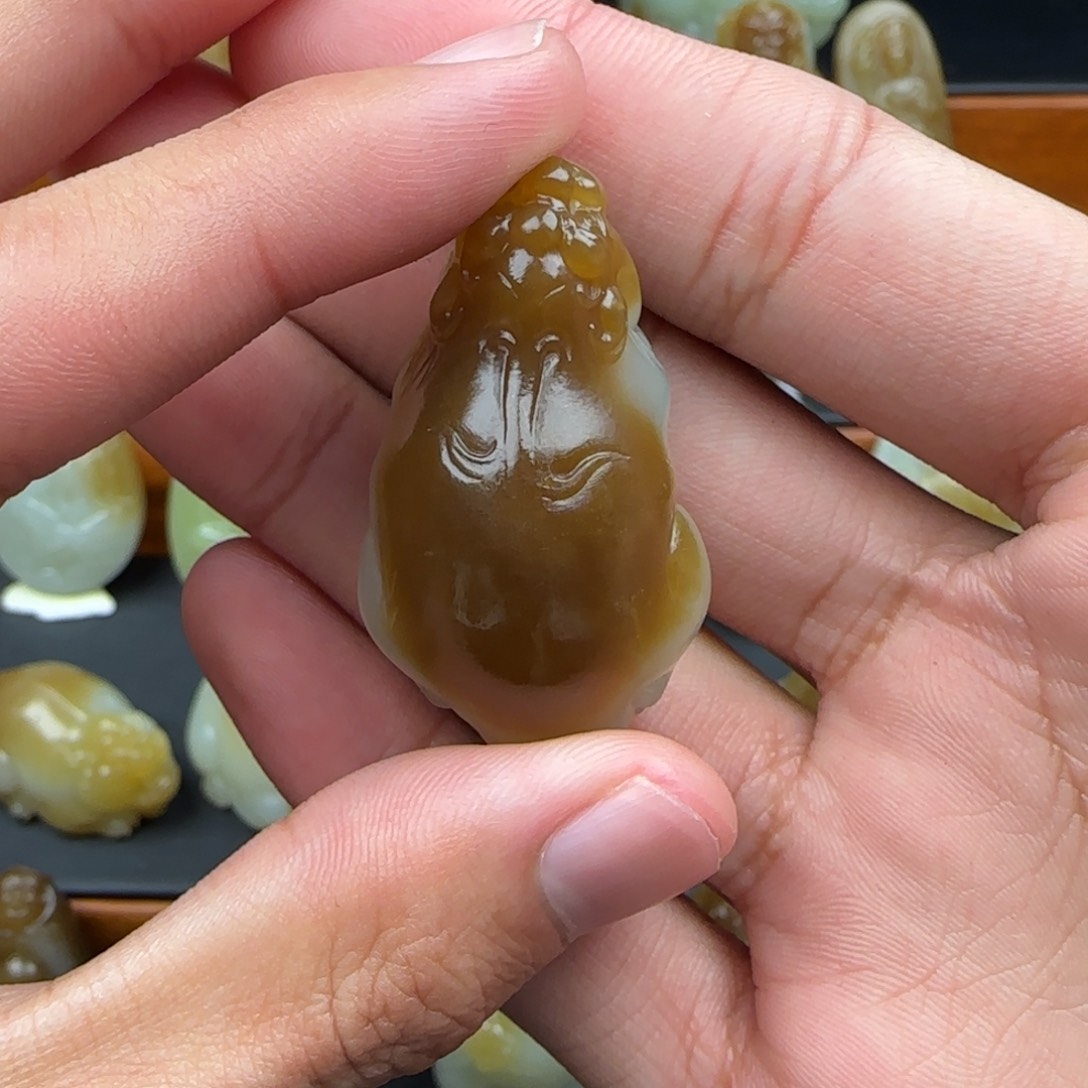 和田玉（糖玉）颈饰未镶嵌辉**月