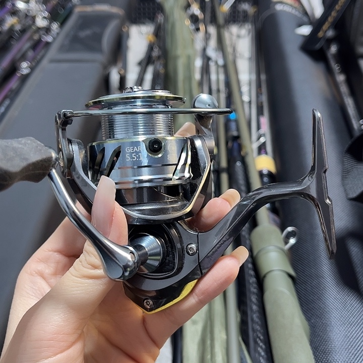 爨***n3.8m碳素精品路亚3000