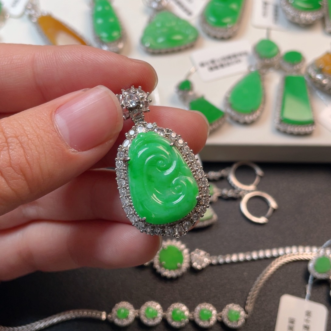 翡翠吊坠(不含链)银S925镶嵌