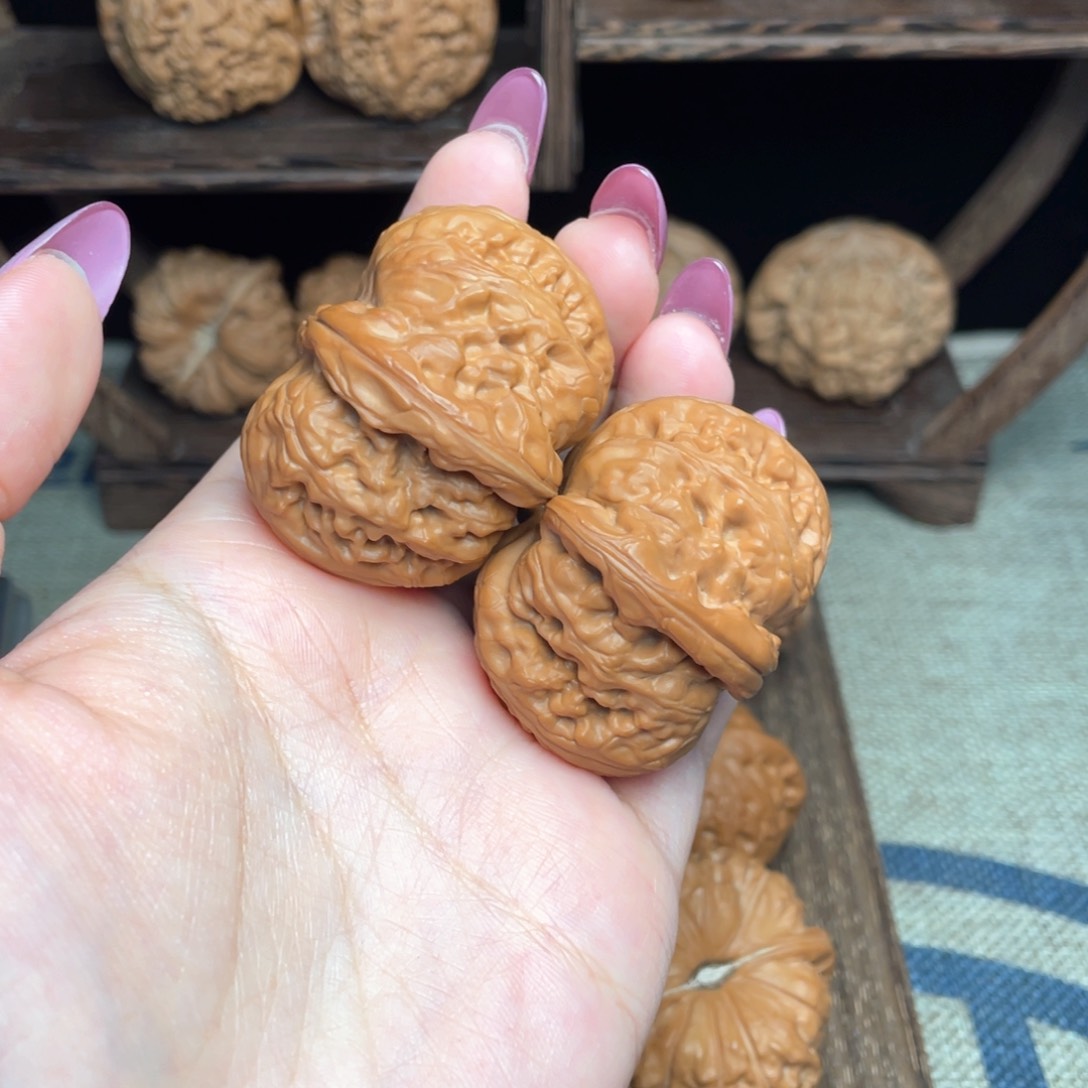 文玩核桃吊坠?**?46元宝