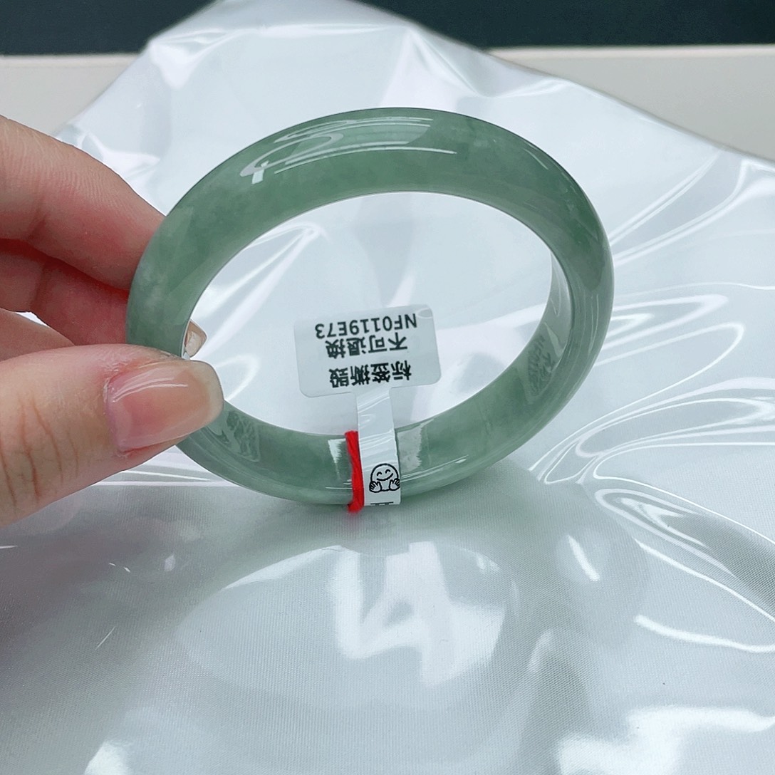 翡翠手镯未镶嵌正57,5