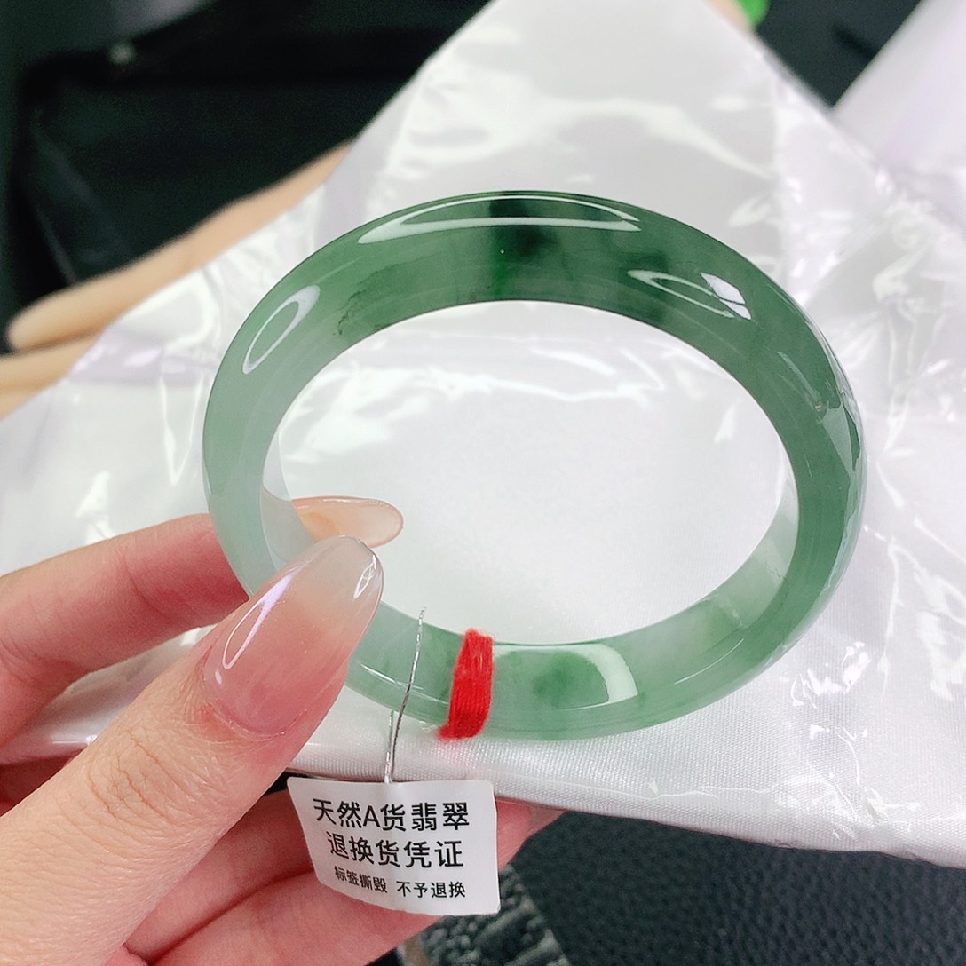 翡翠未镶嵌手镯52圈
