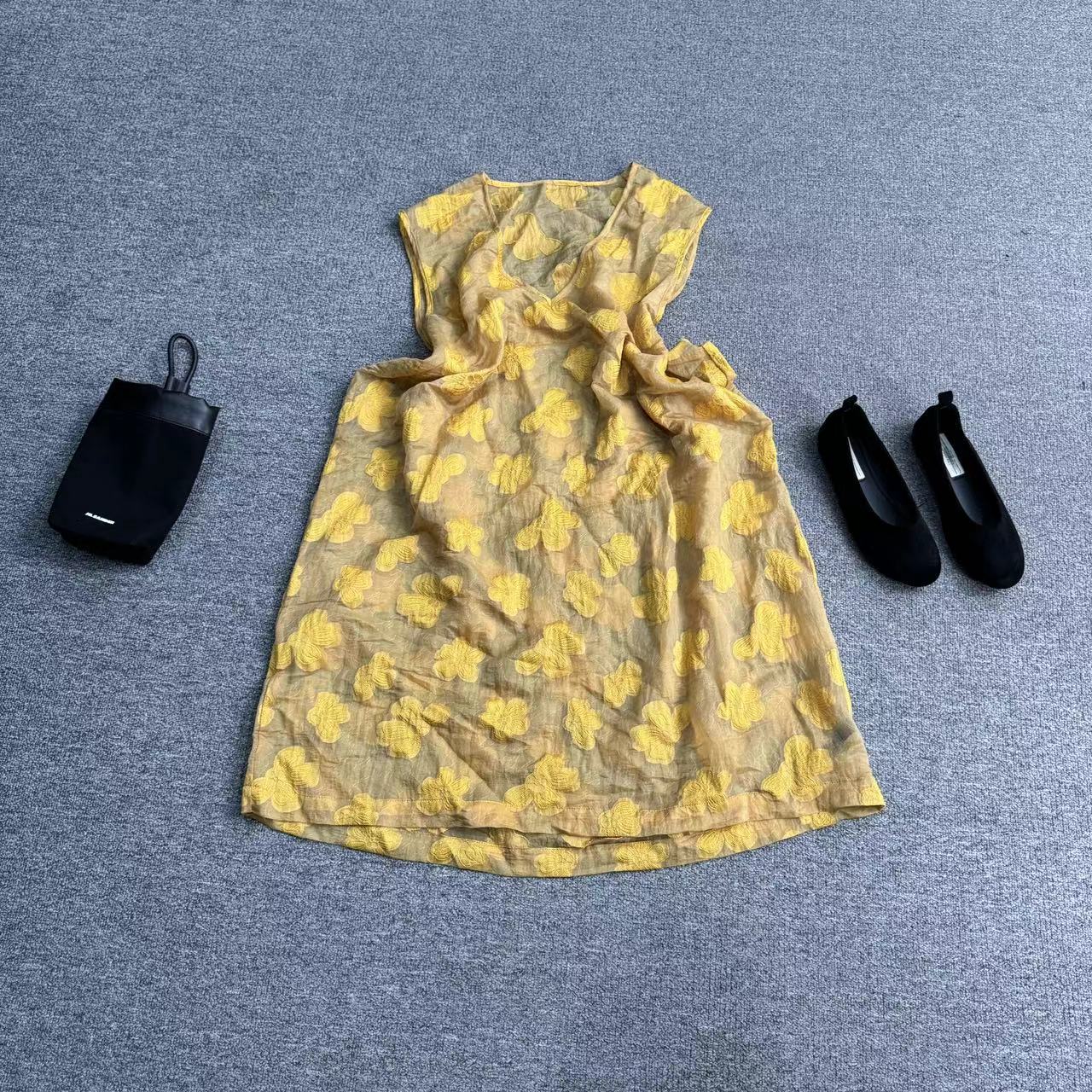 瑶睿安No退No换！！慎拍V领马甲裙欧货套头马甲刺绣马夹748