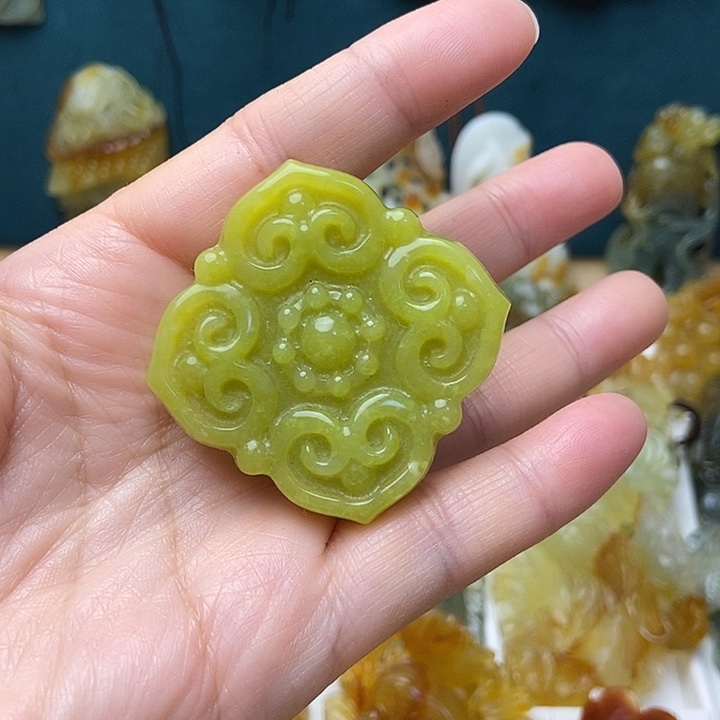 蛇纹石玉合金颈饰