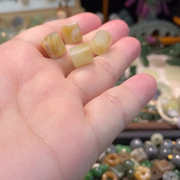 和田玉未镶嵌颈饰发1