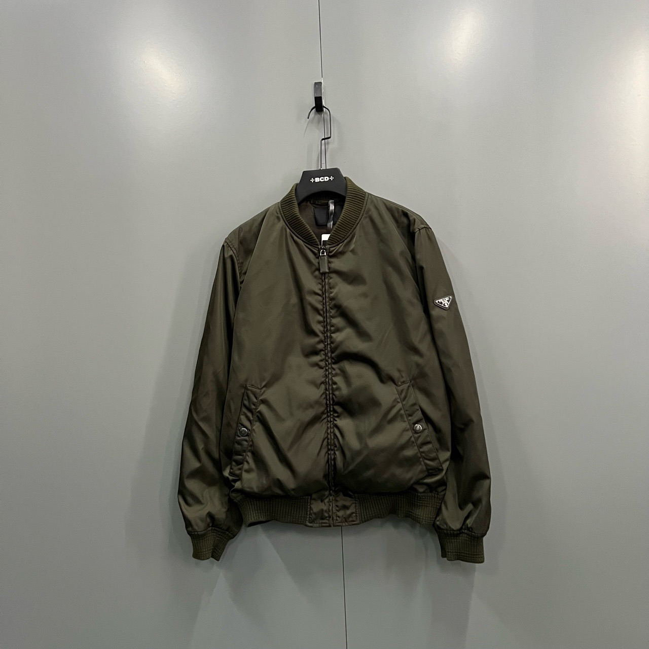 99新 Prada/普拉达 军绿三角标夹克 50码