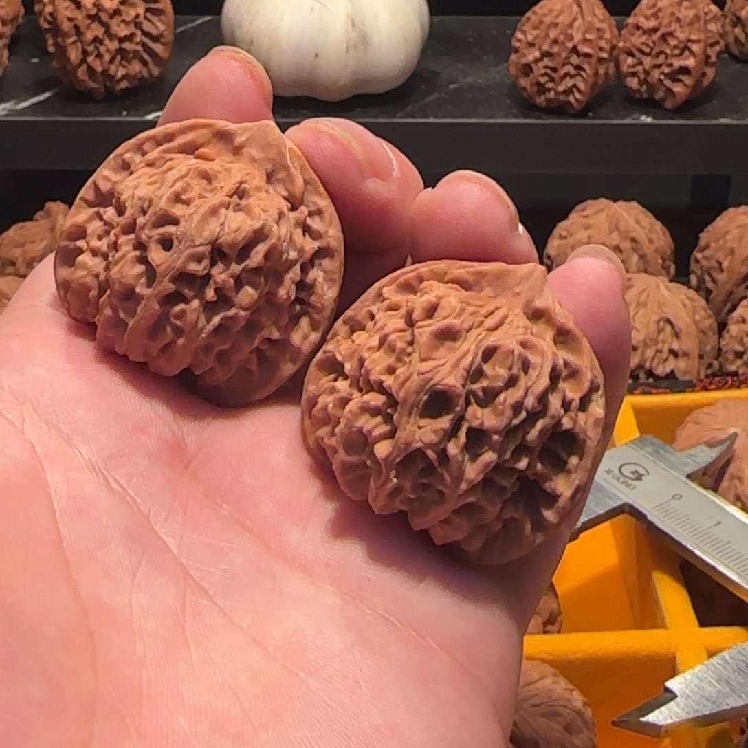 桃核把件野生凹底38