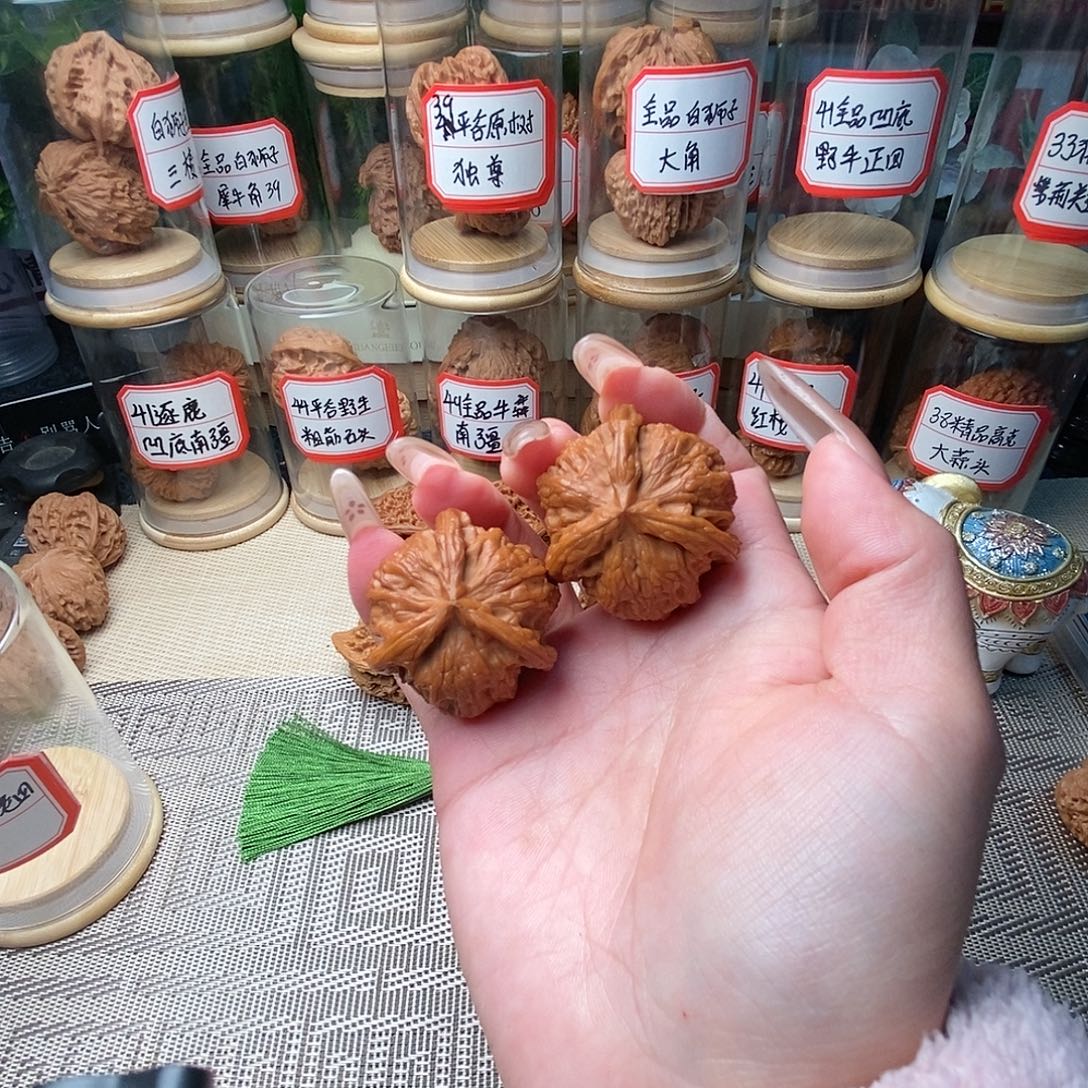 文玩核桃把件平闷正奔