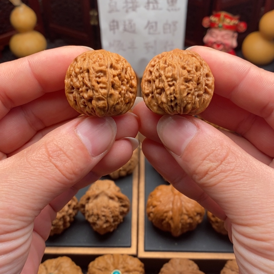 文玩核桃把件全品野生小楼手捻30尺