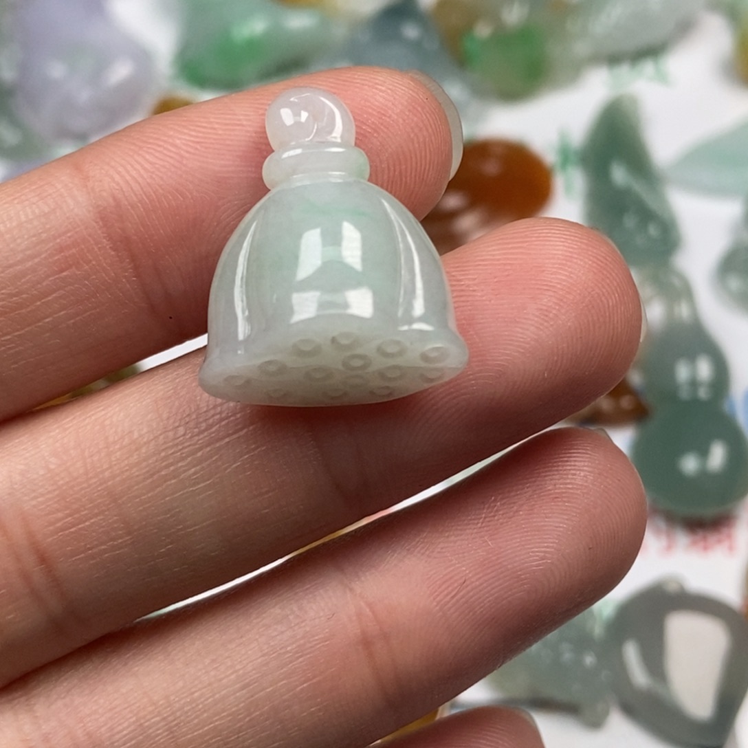 晓***娥翡翠未镶嵌颈饰翡翠