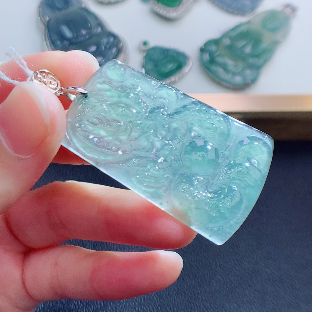 翡翠颈饰未镶嵌翡翠