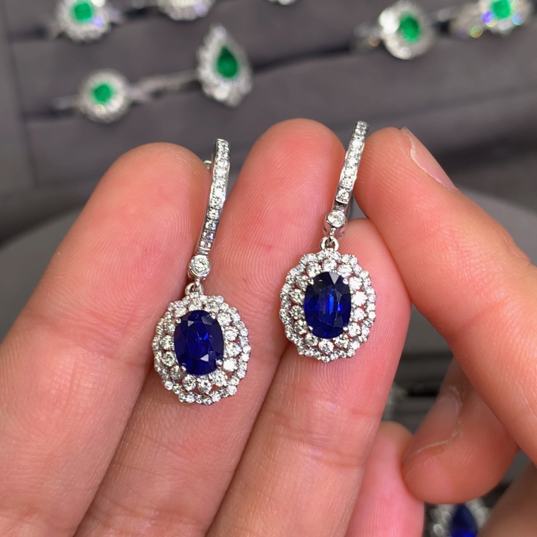 蓝宝石耳饰18K金镶嵌