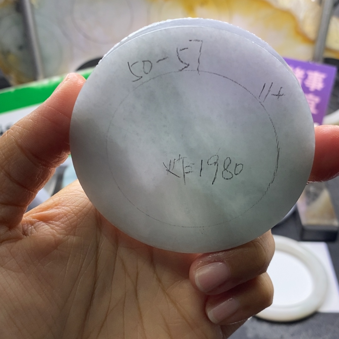 定制翡翠未镶嵌翡翠手镯