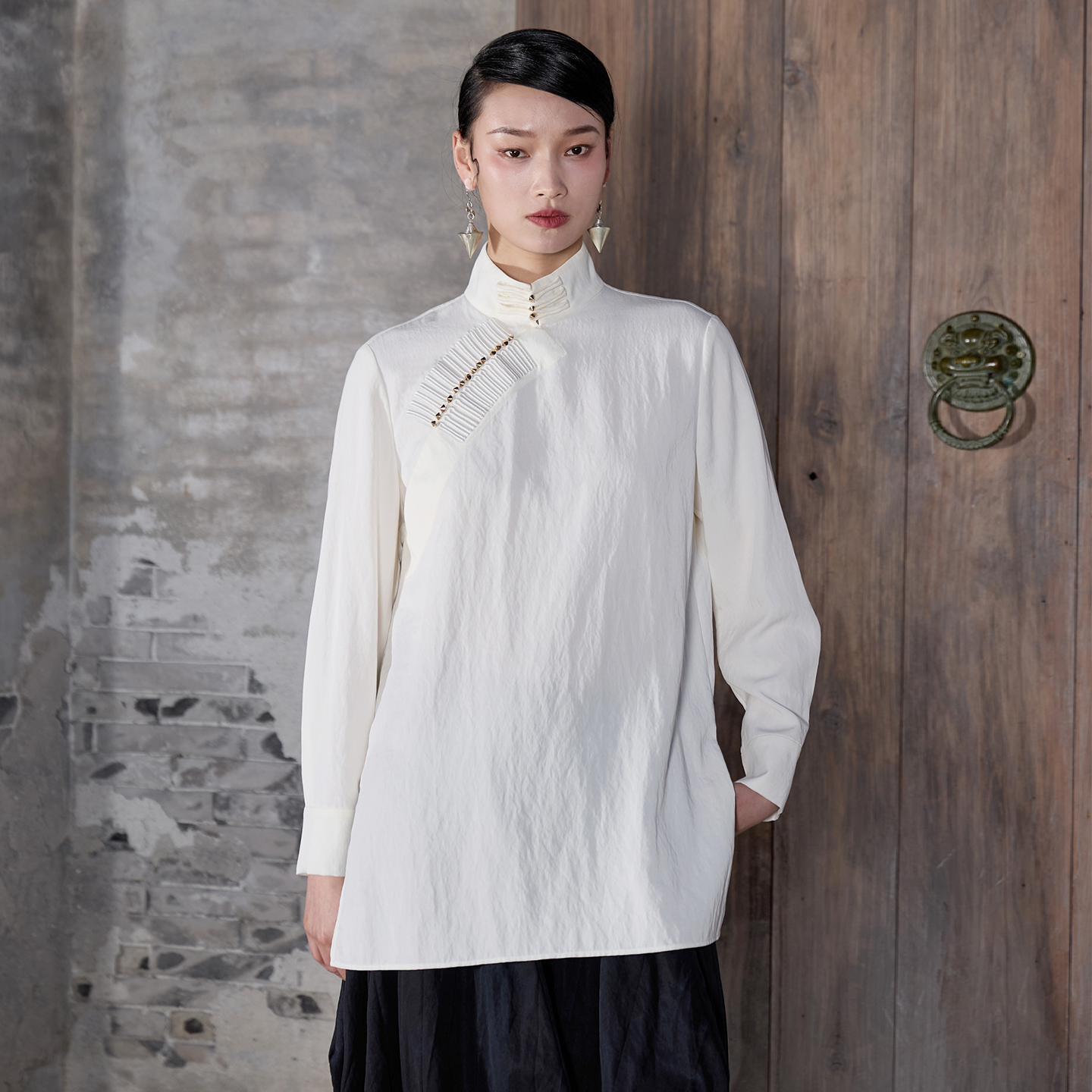 界内界外新中式立领宽松长袖衬衫禅服直筒显瘦中国风衬衣J42C6090
