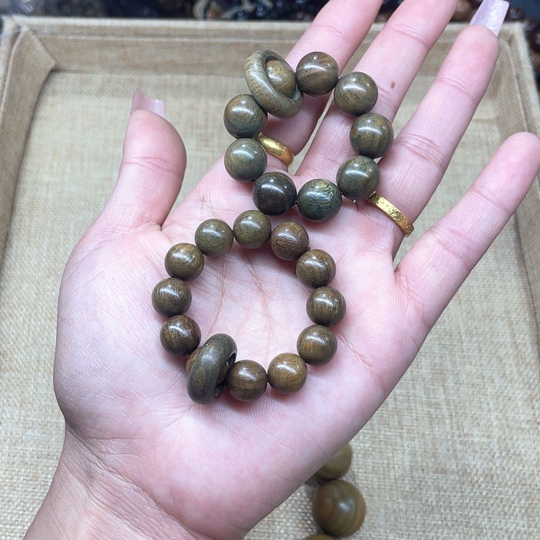 维腊木（绿檀）无事牌