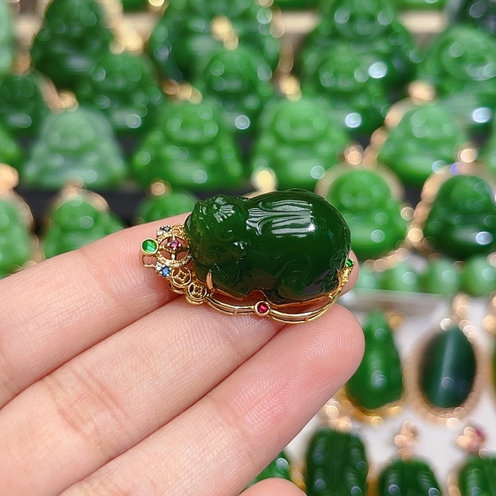 和田玉（碧玉）18K金镶嵌颈饰心***?