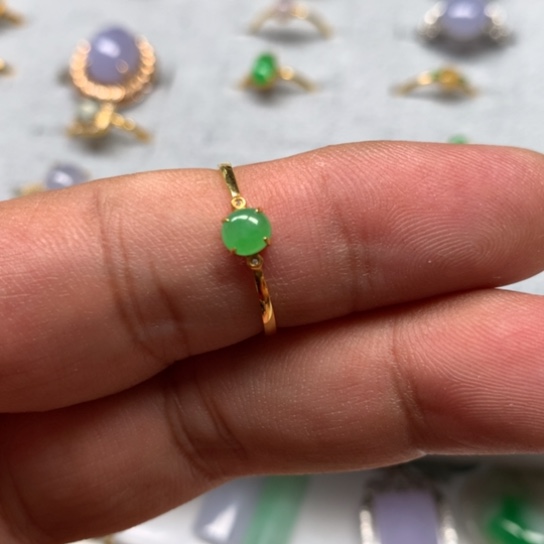 翡翠颈饰未镶嵌翡翠